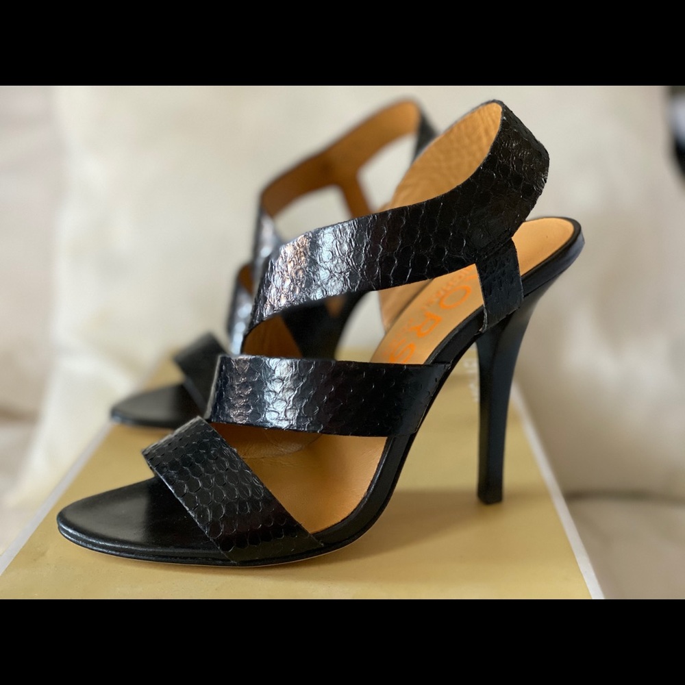 Black Michael Kors heel